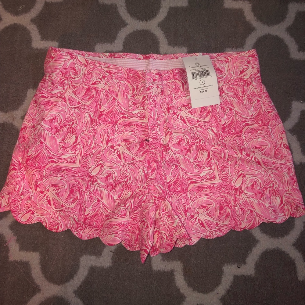 Printed pink scalloped shorts